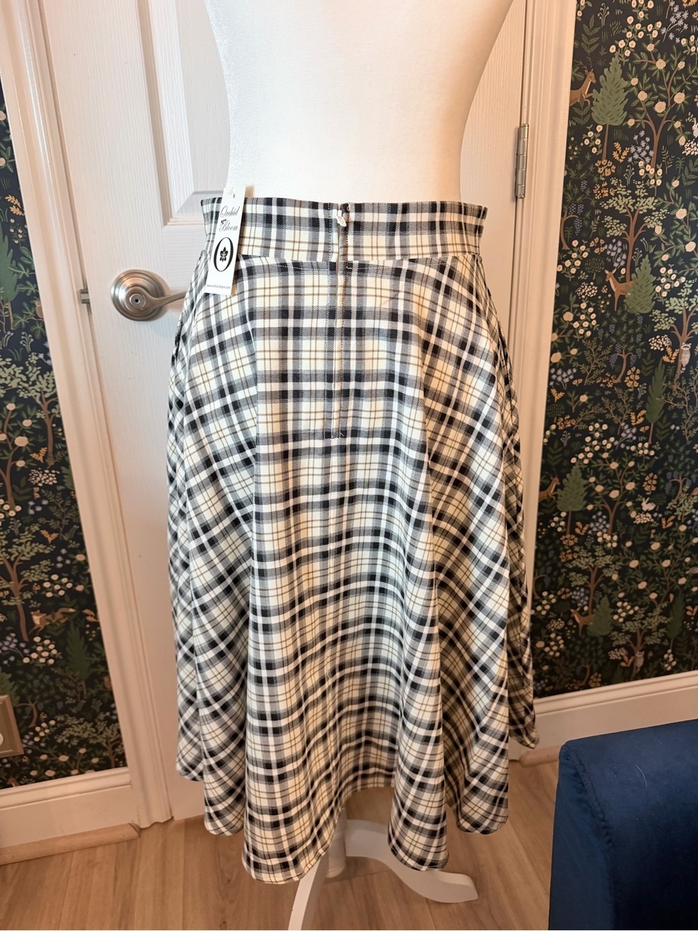 Black & White Plaid Midi Skirt - Picture 5 of 6